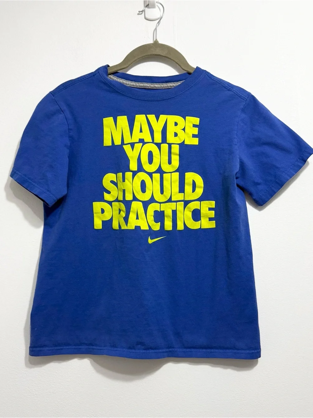 NIKE Boys Maybe You Should Practice Graphic T Shirt Blue Yellow Youth M